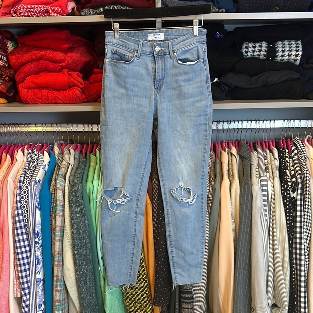 Denizen from Levi’s blue raw hem distressed high rise skinny jeans size 27